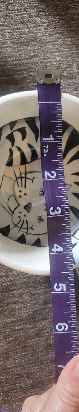 Pier 1 White and Black Cat Pattern Ceramic Bowls with Handles - Picture 4 of 8